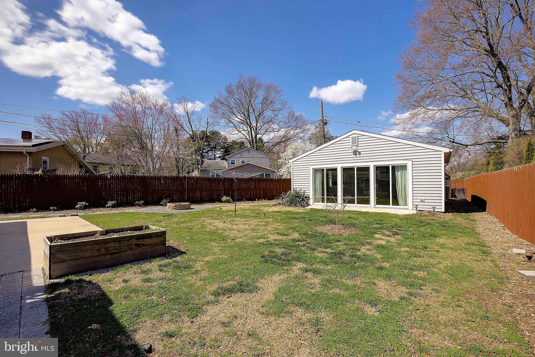305 Garden Gate Ln