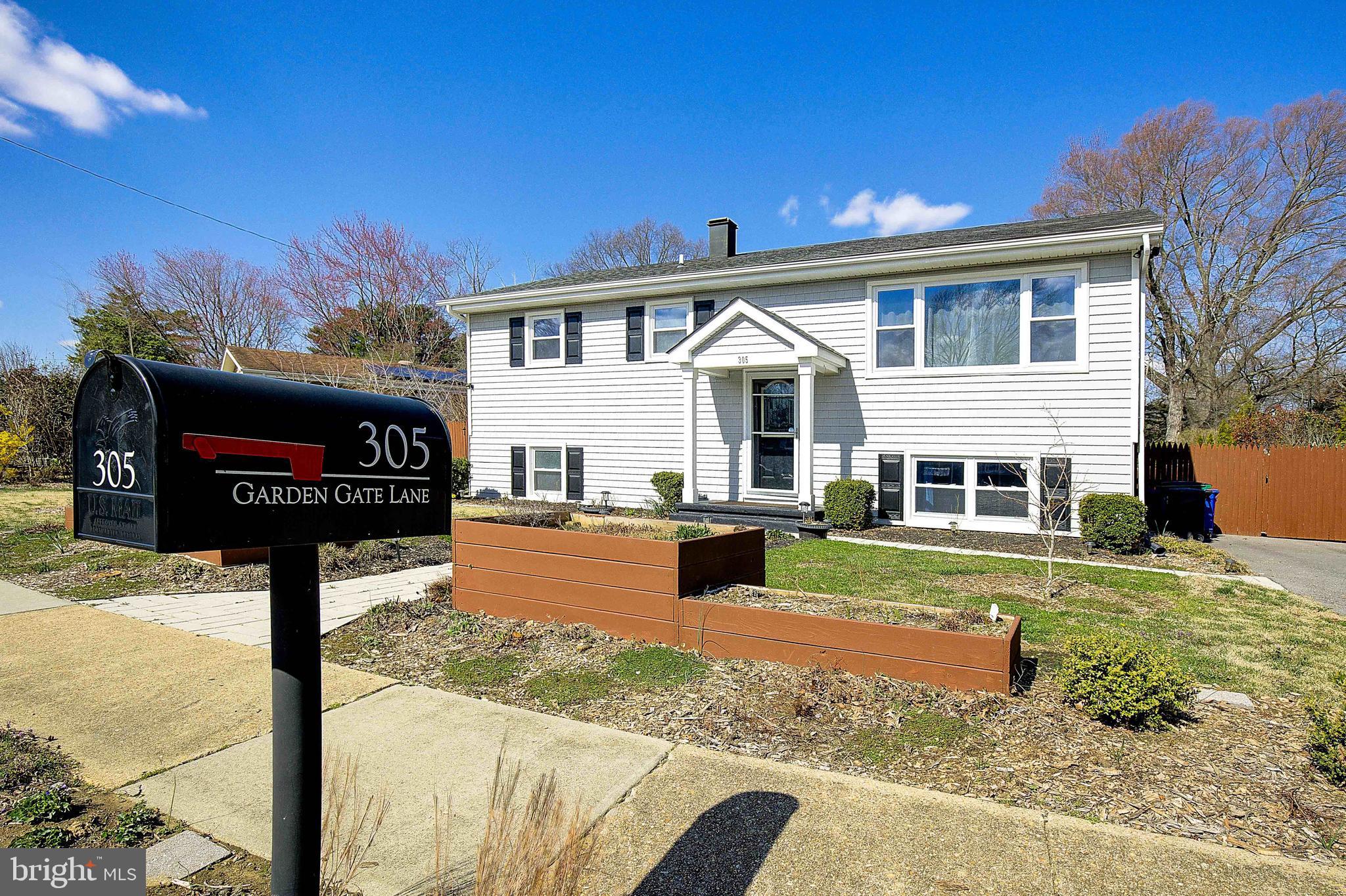 305 Garden Gate Ln