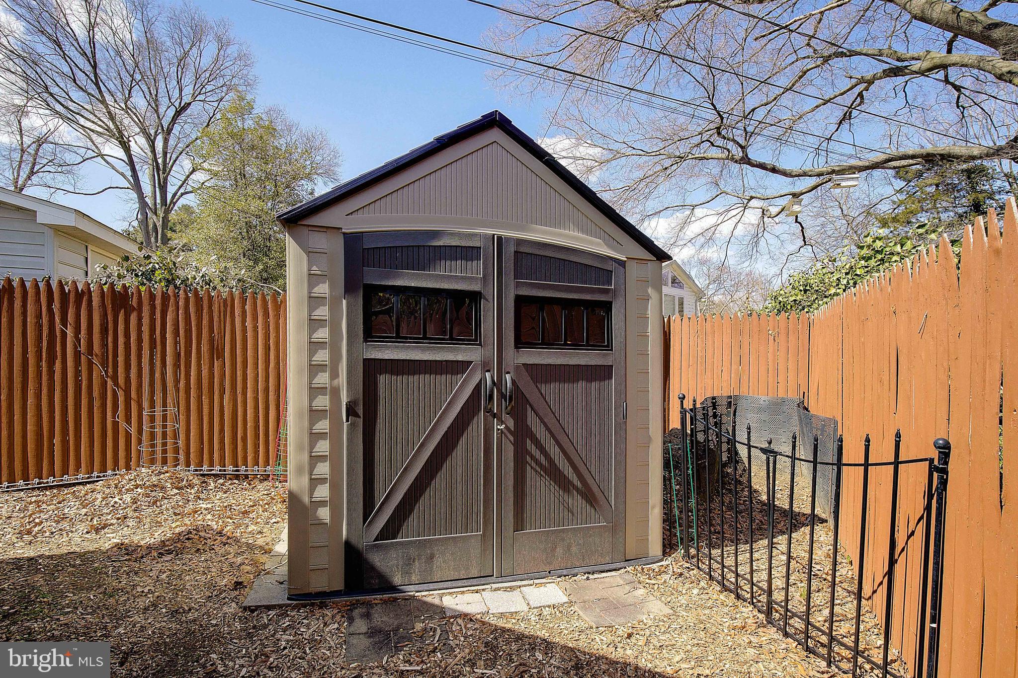 305 Garden Gate Ln
