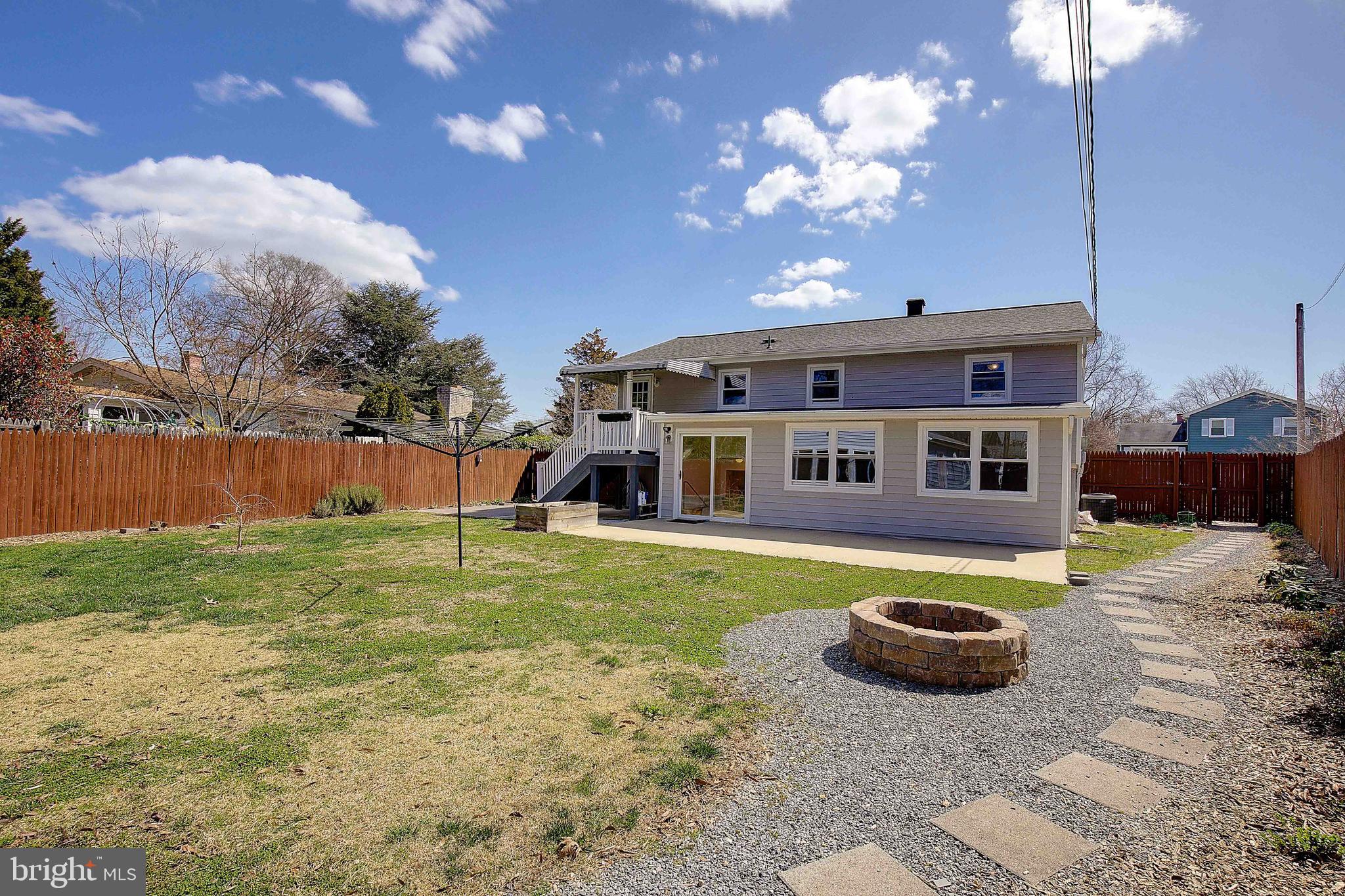 305 Garden Gate Ln