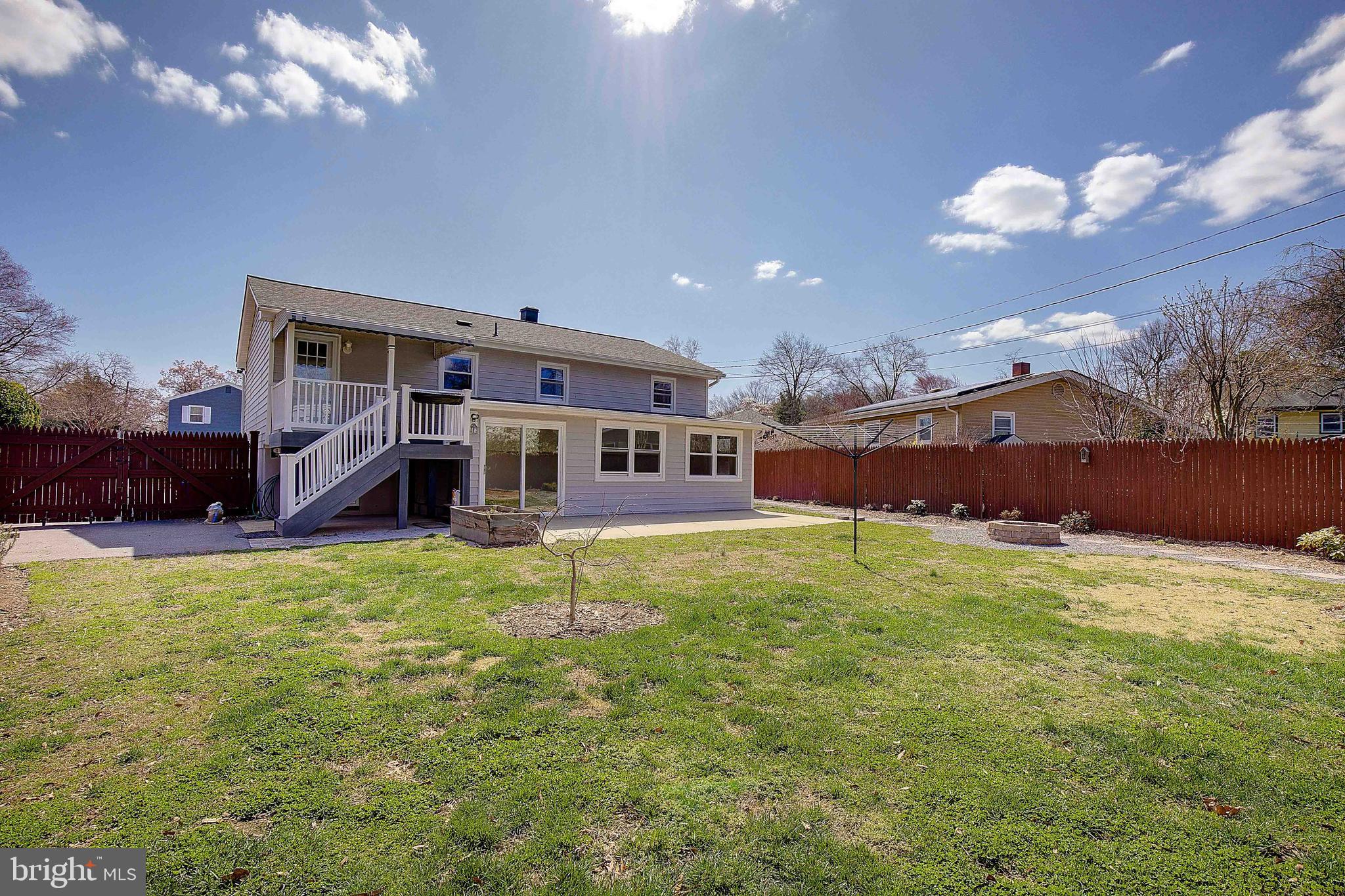 305 Garden Gate Ln