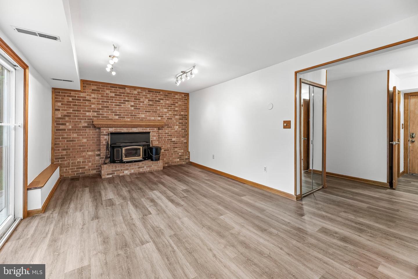 592 Nolberry Dr