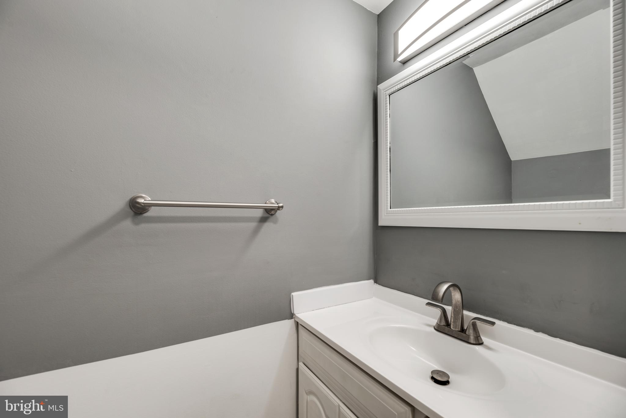 1592 LODGE POLE COURT