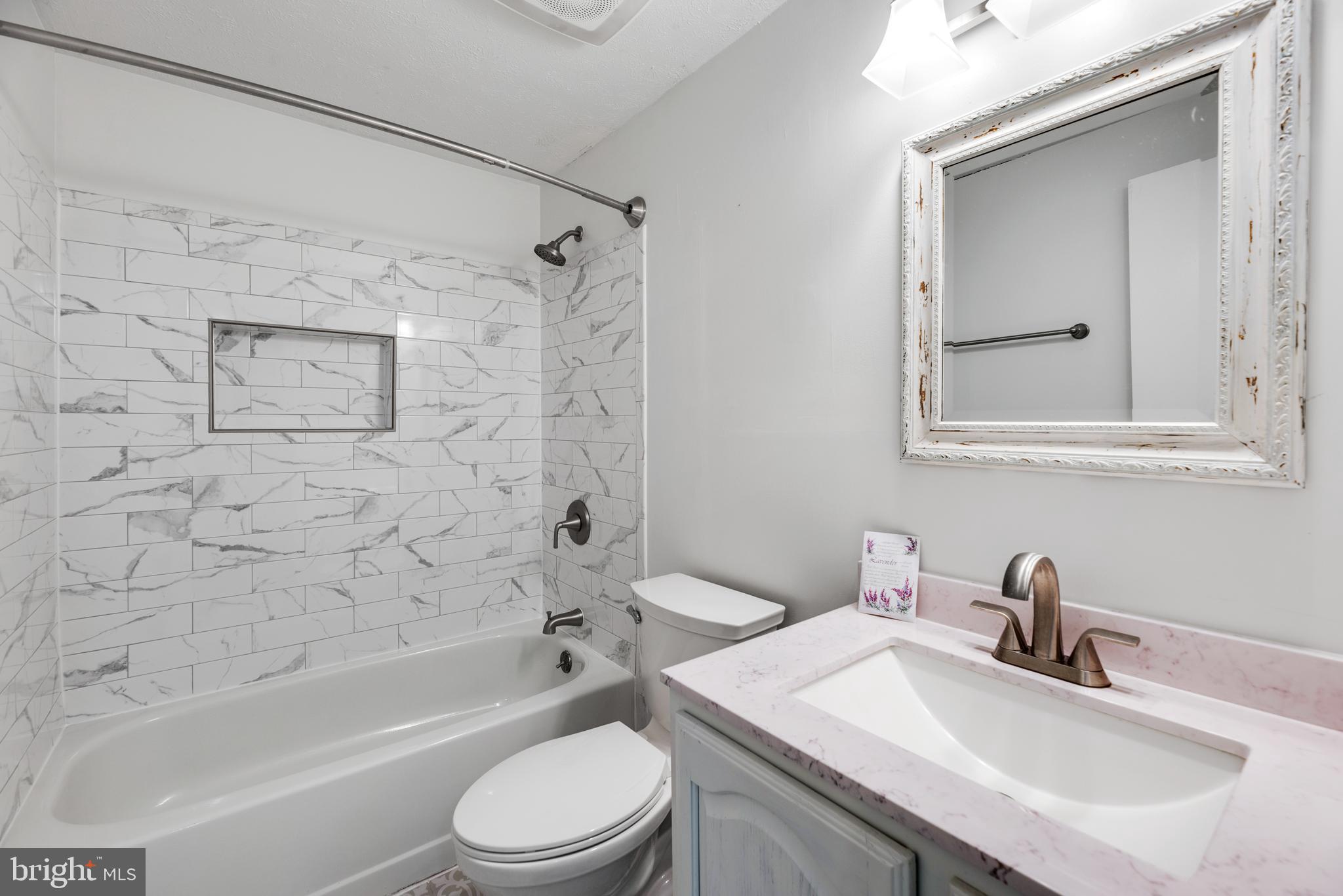 1592 LODGE POLE COURT