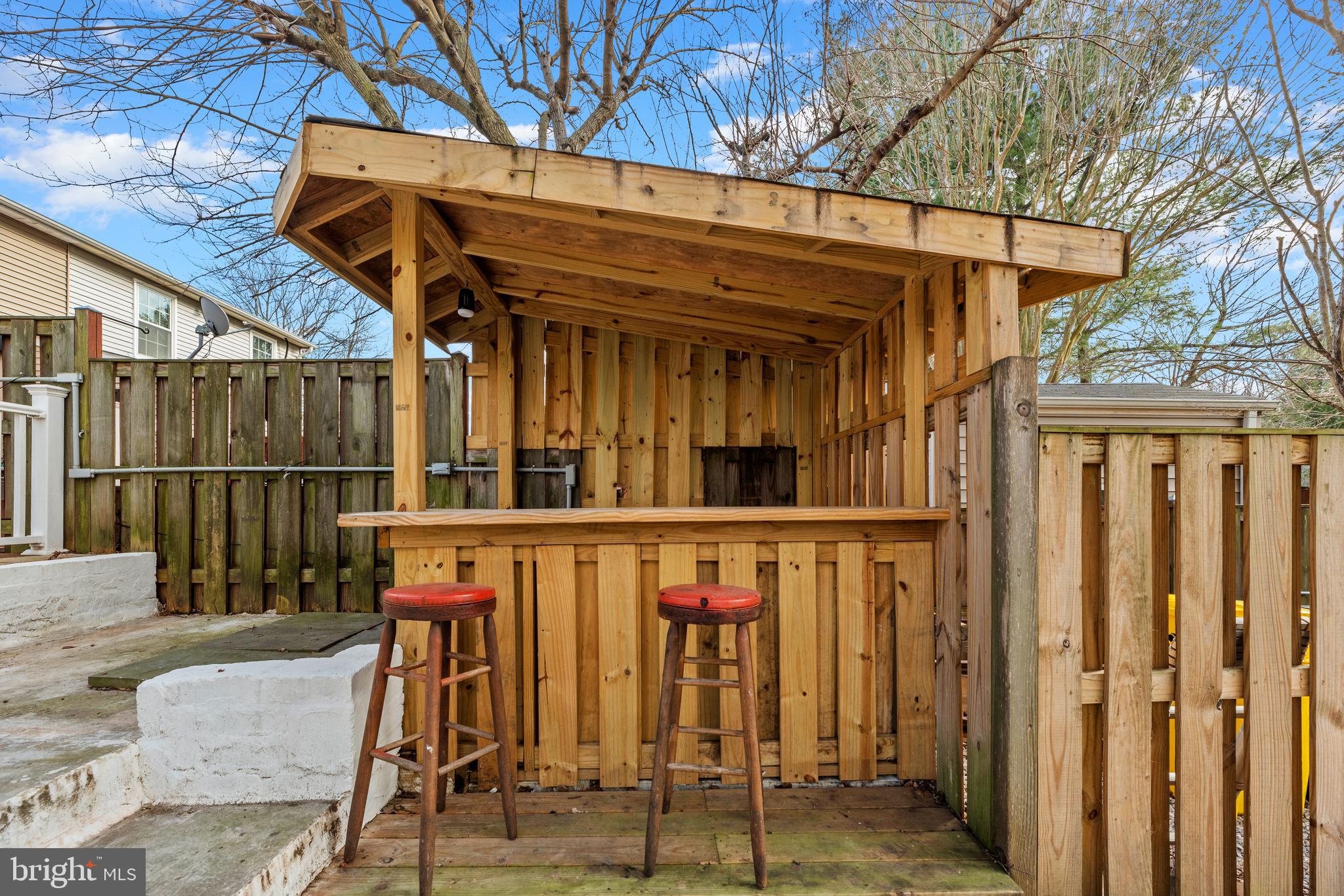 1592 LODGE POLE COURT