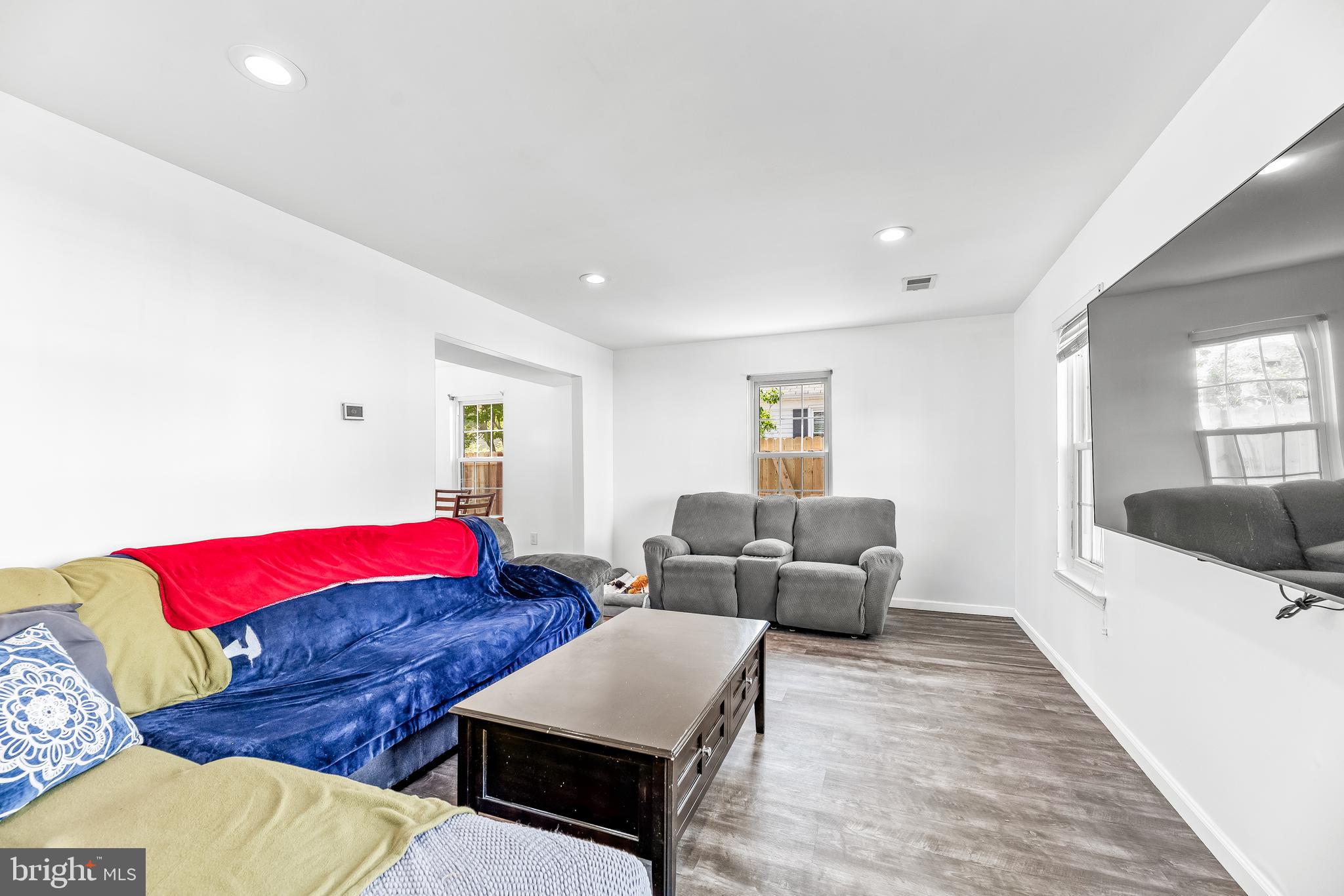 2460 YARMOUTH LANE