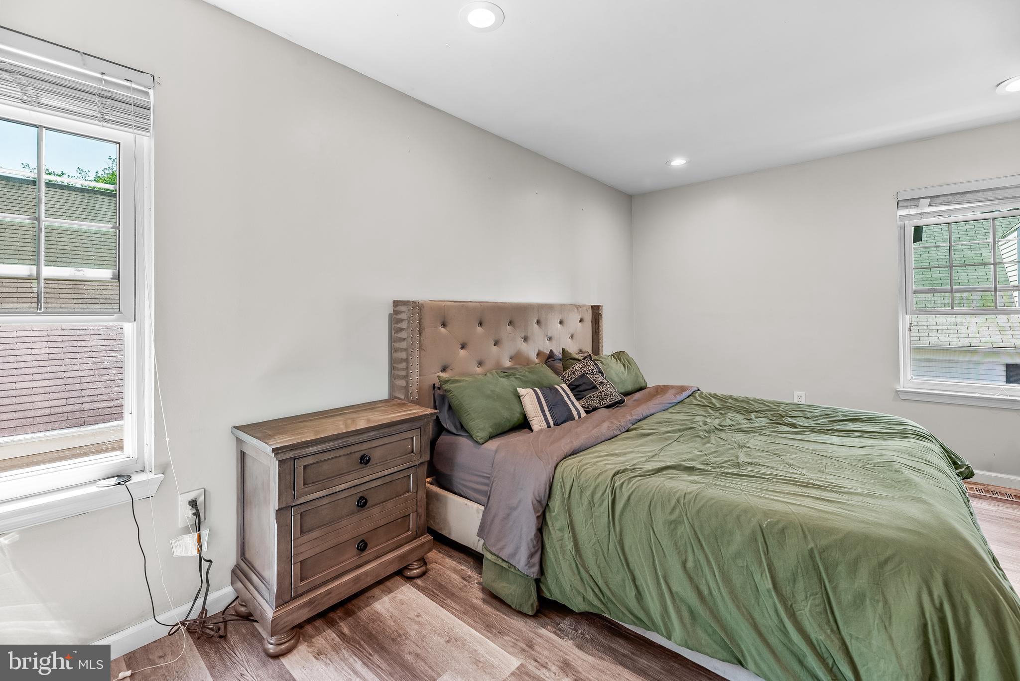 2460 YARMOUTH LANE