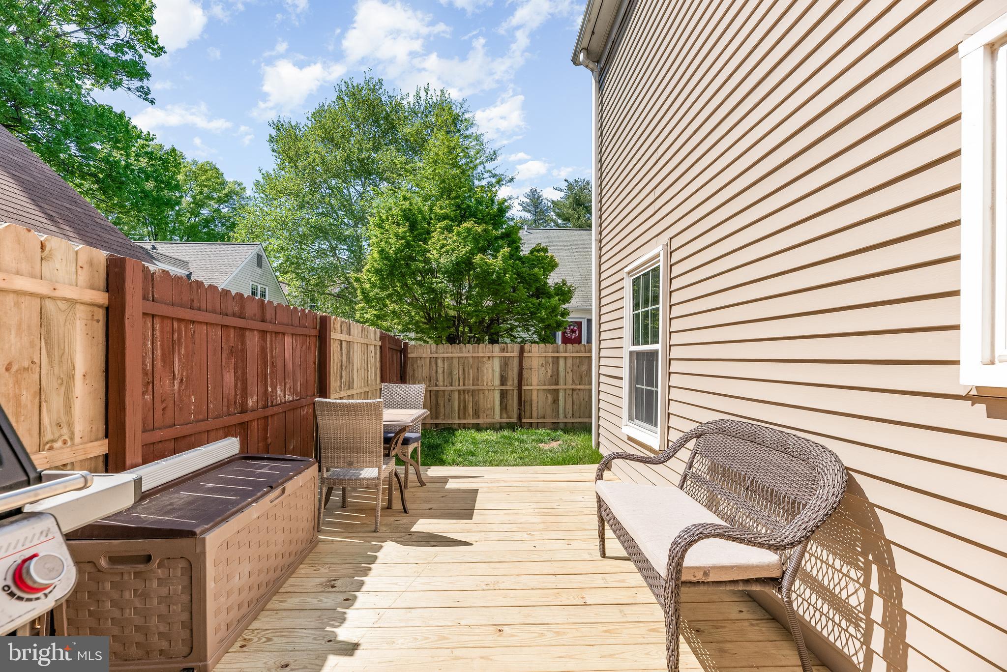 2460 YARMOUTH LANE