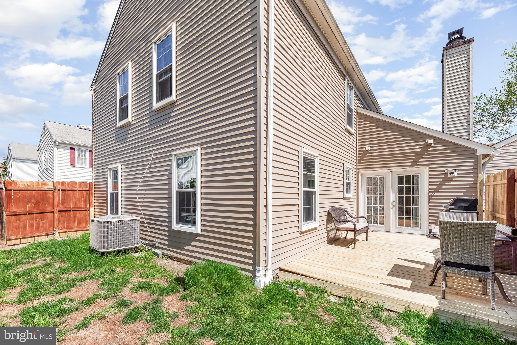2460 YARMOUTH LANE