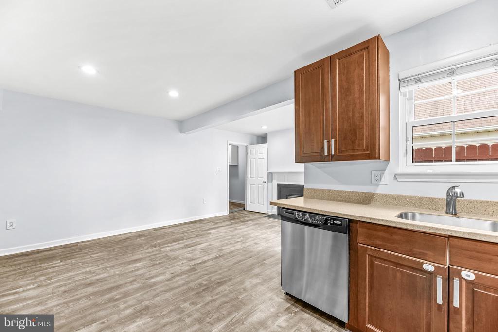 2460 YARMOUTH LANE