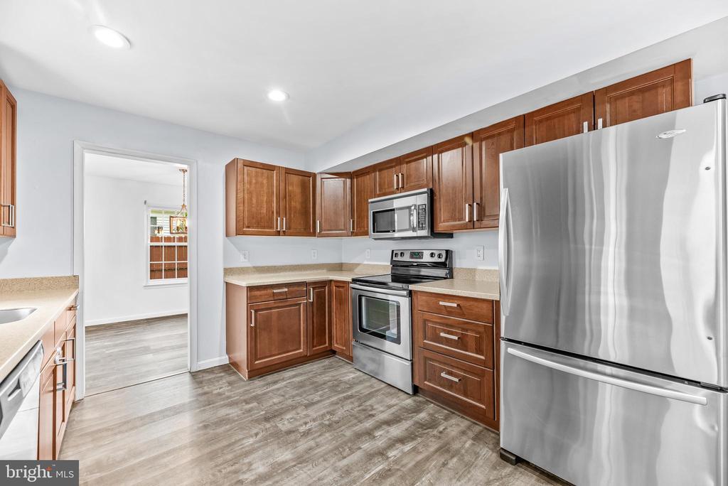2460 YARMOUTH LANE