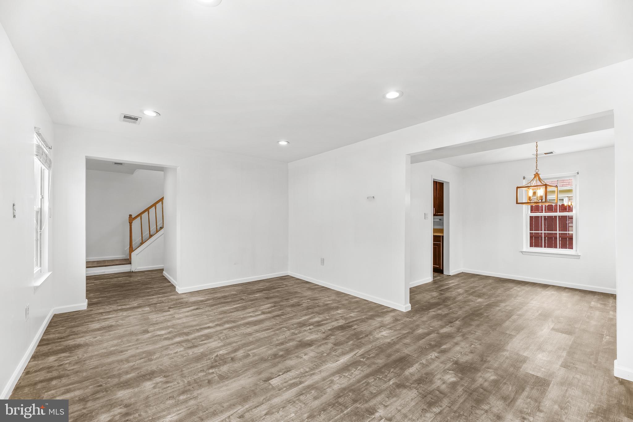 2460 YARMOUTH LANE