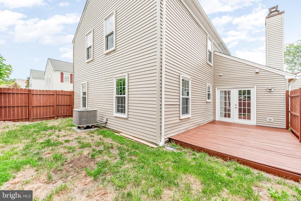 2460 YARMOUTH LANE