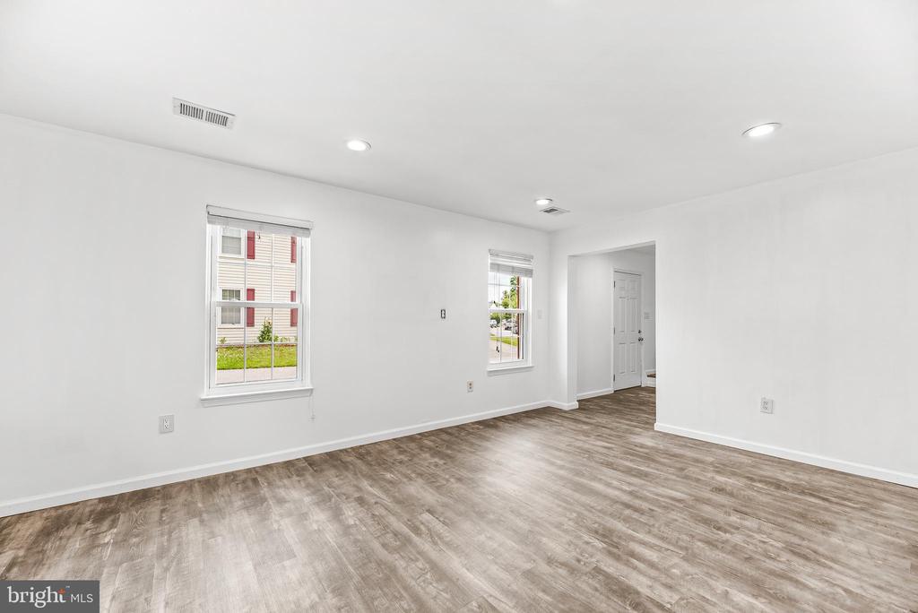 2460 YARMOUTH LANE