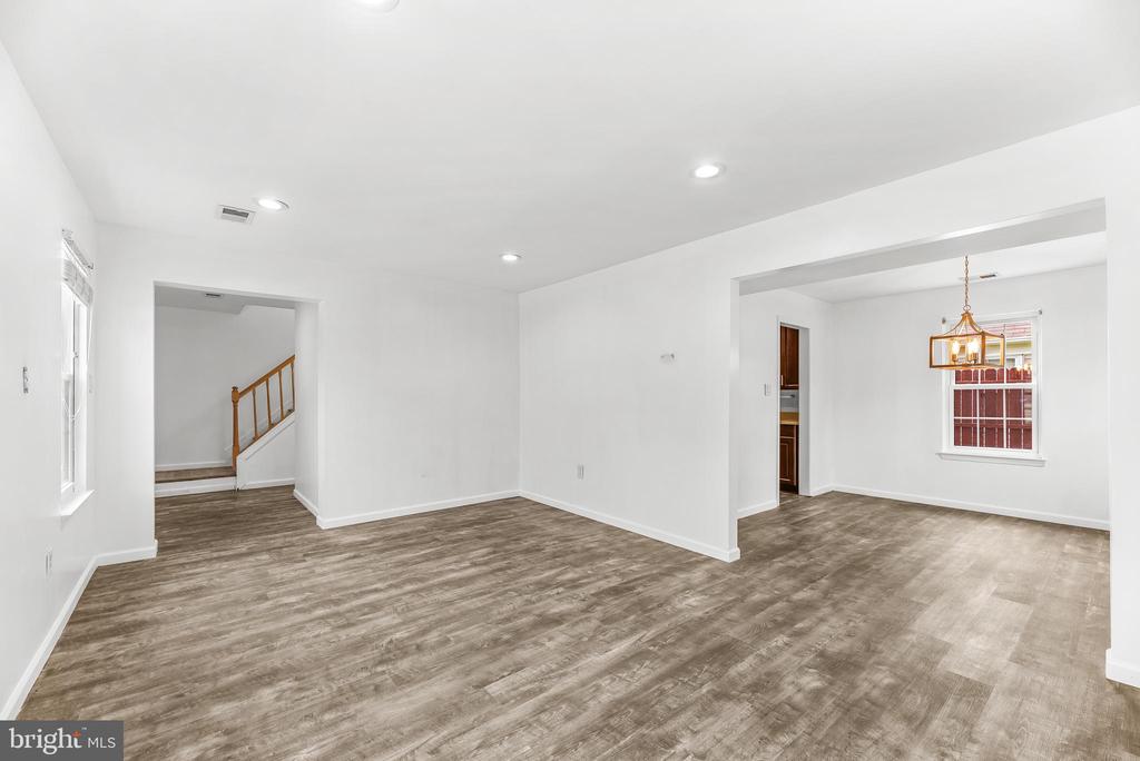 2460 YARMOUTH LANE