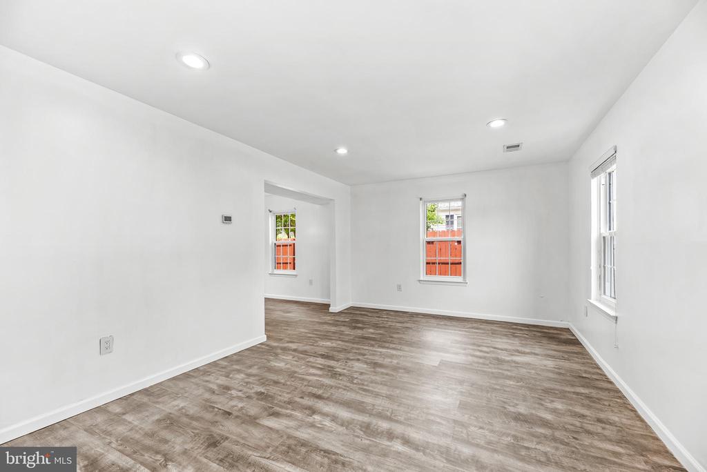 2460 YARMOUTH LANE