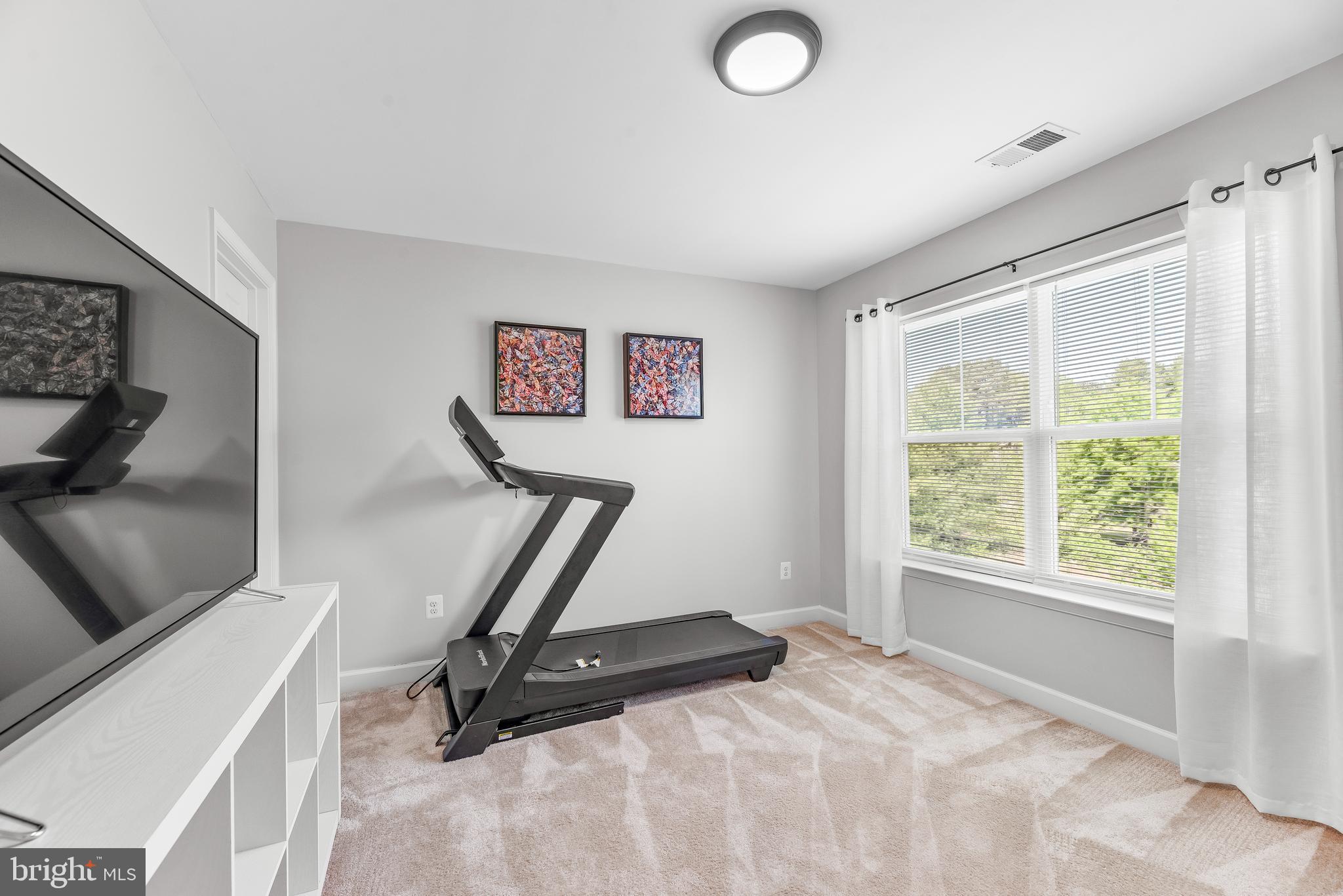6409 Edith Ln