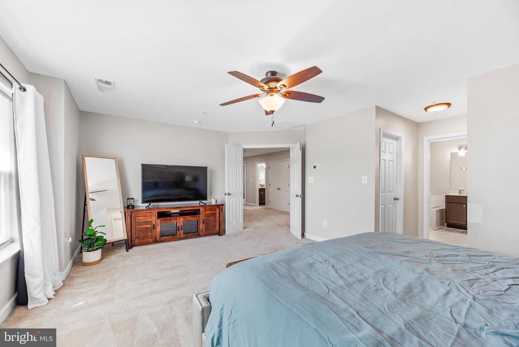 6409 Edith Ln