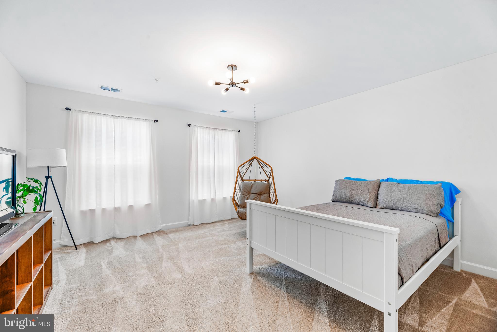 6409 Edith Ln