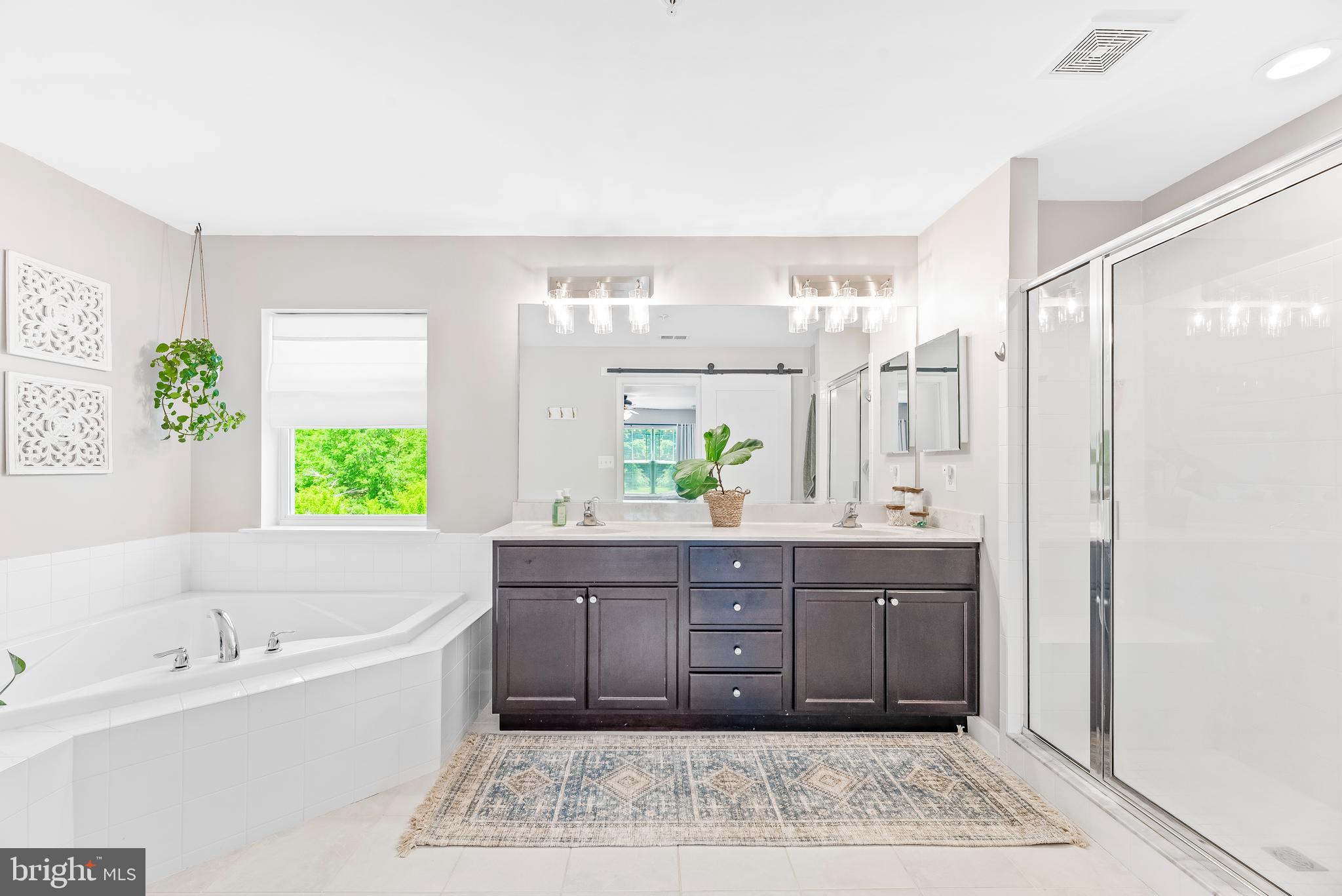 6409 Edith Ln