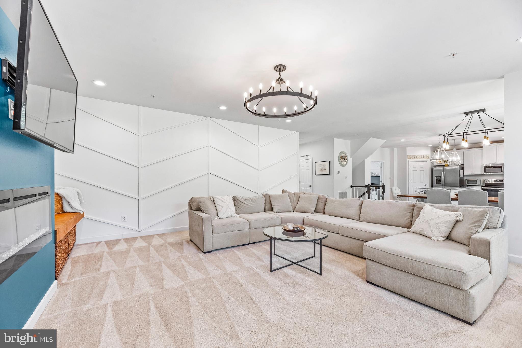 6409 Edith Ln