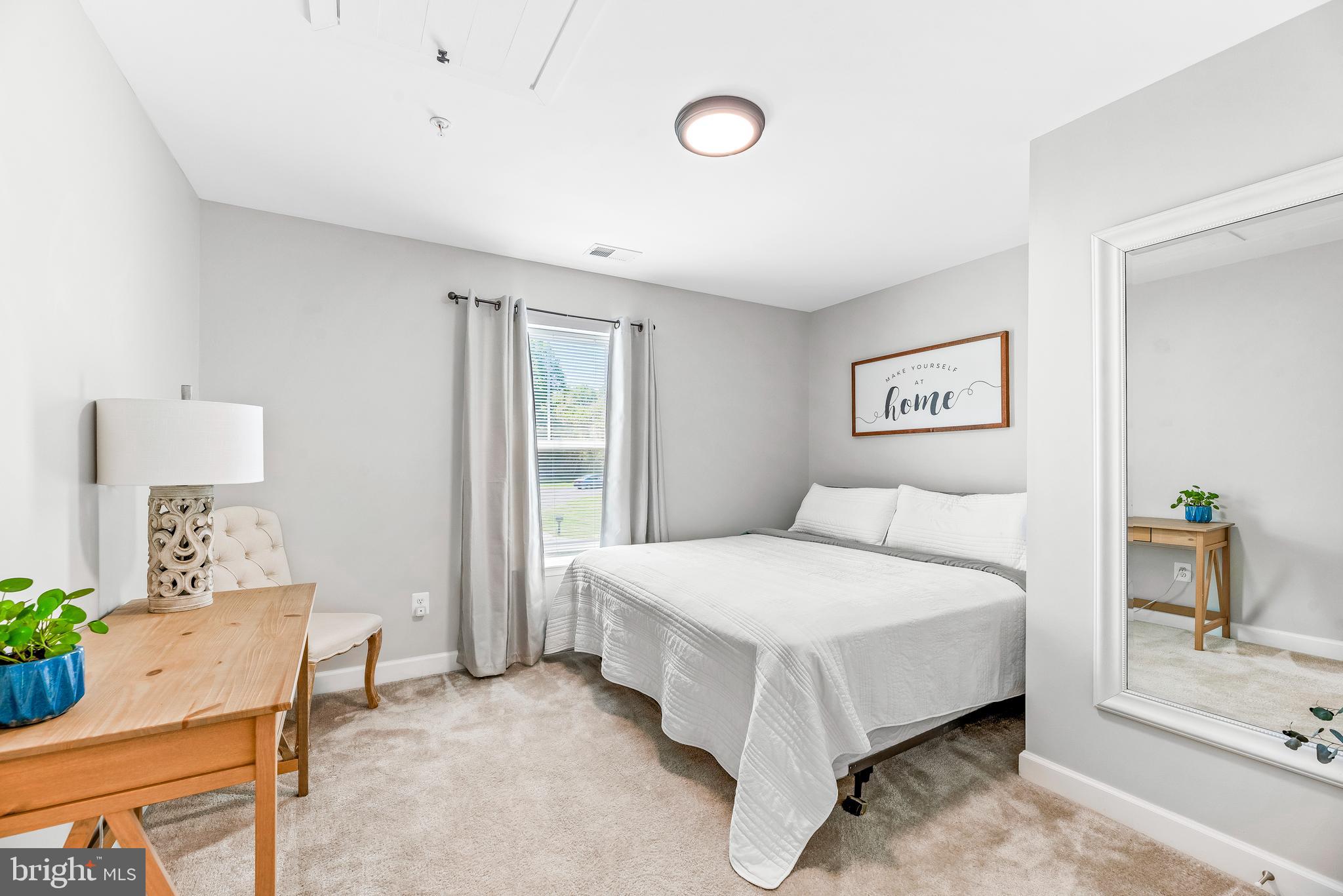 6409 Edith Ln