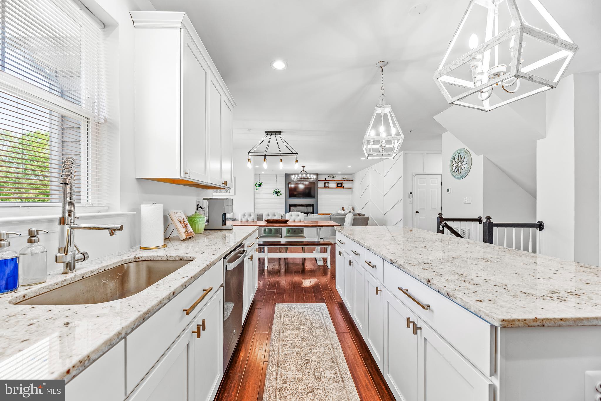 6409 Edith Ln