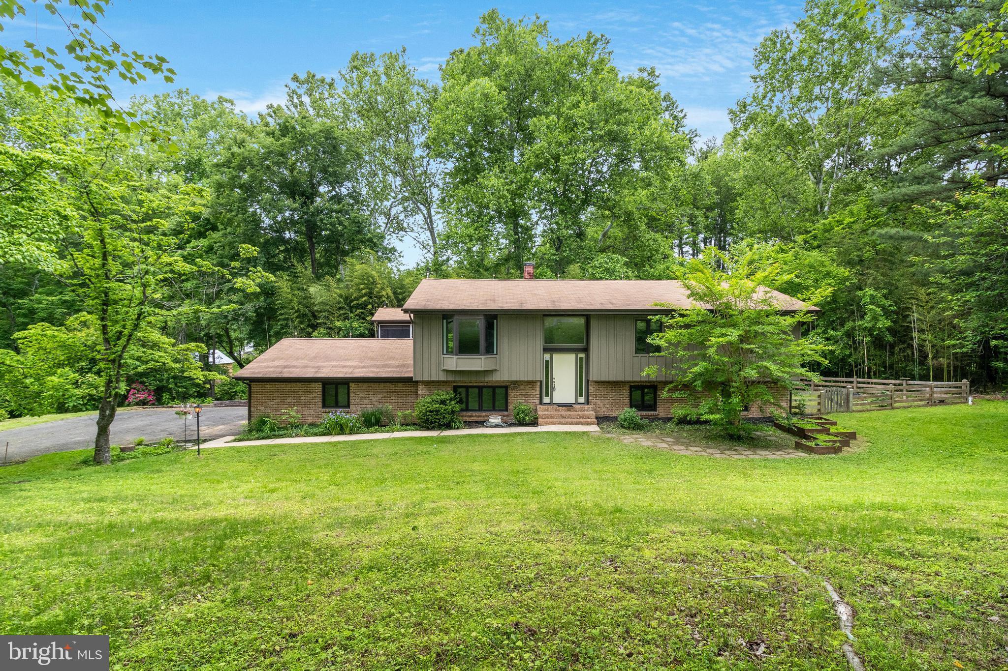 1200 Neptune Ln