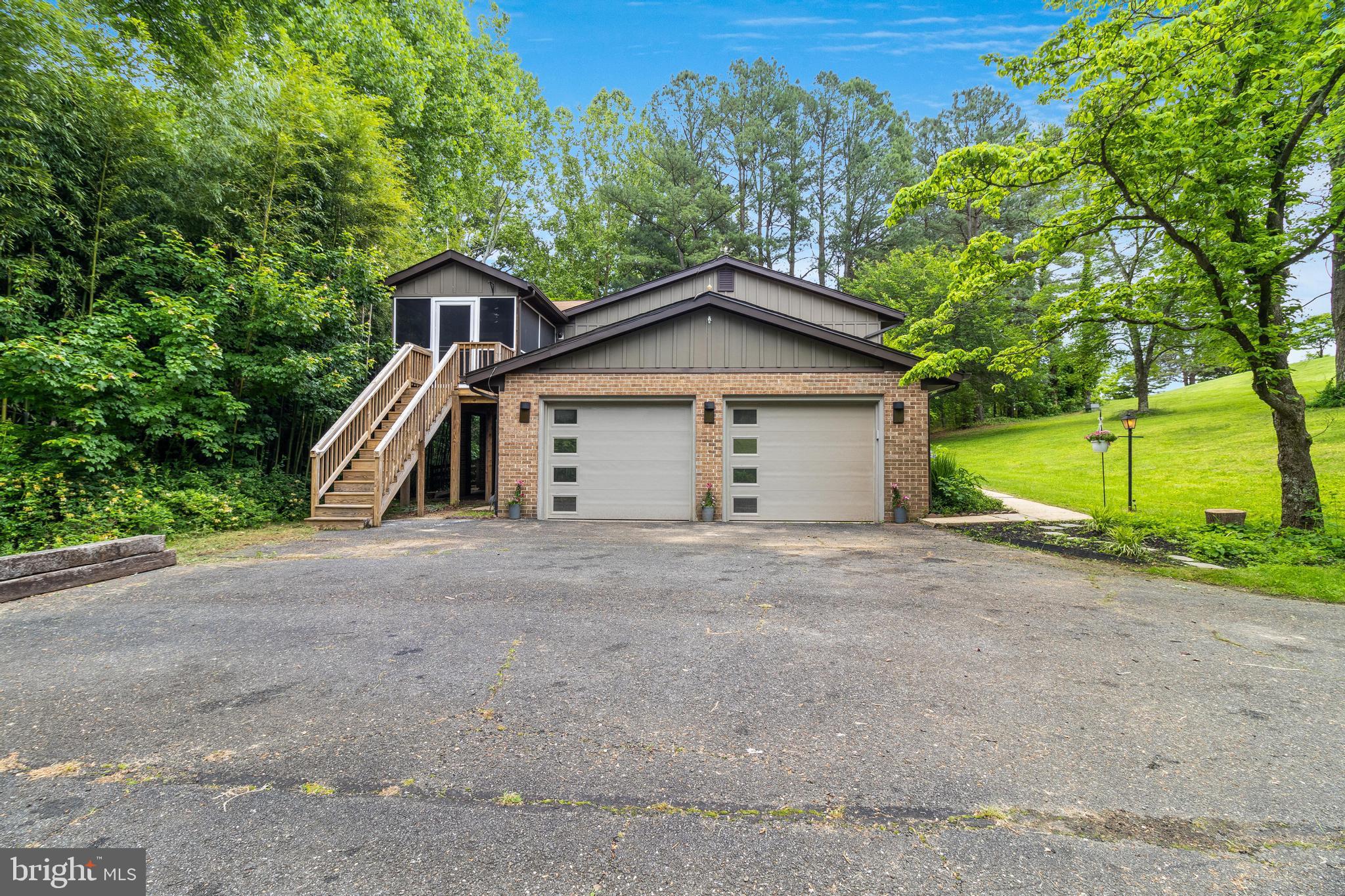 1200 Neptune Ln