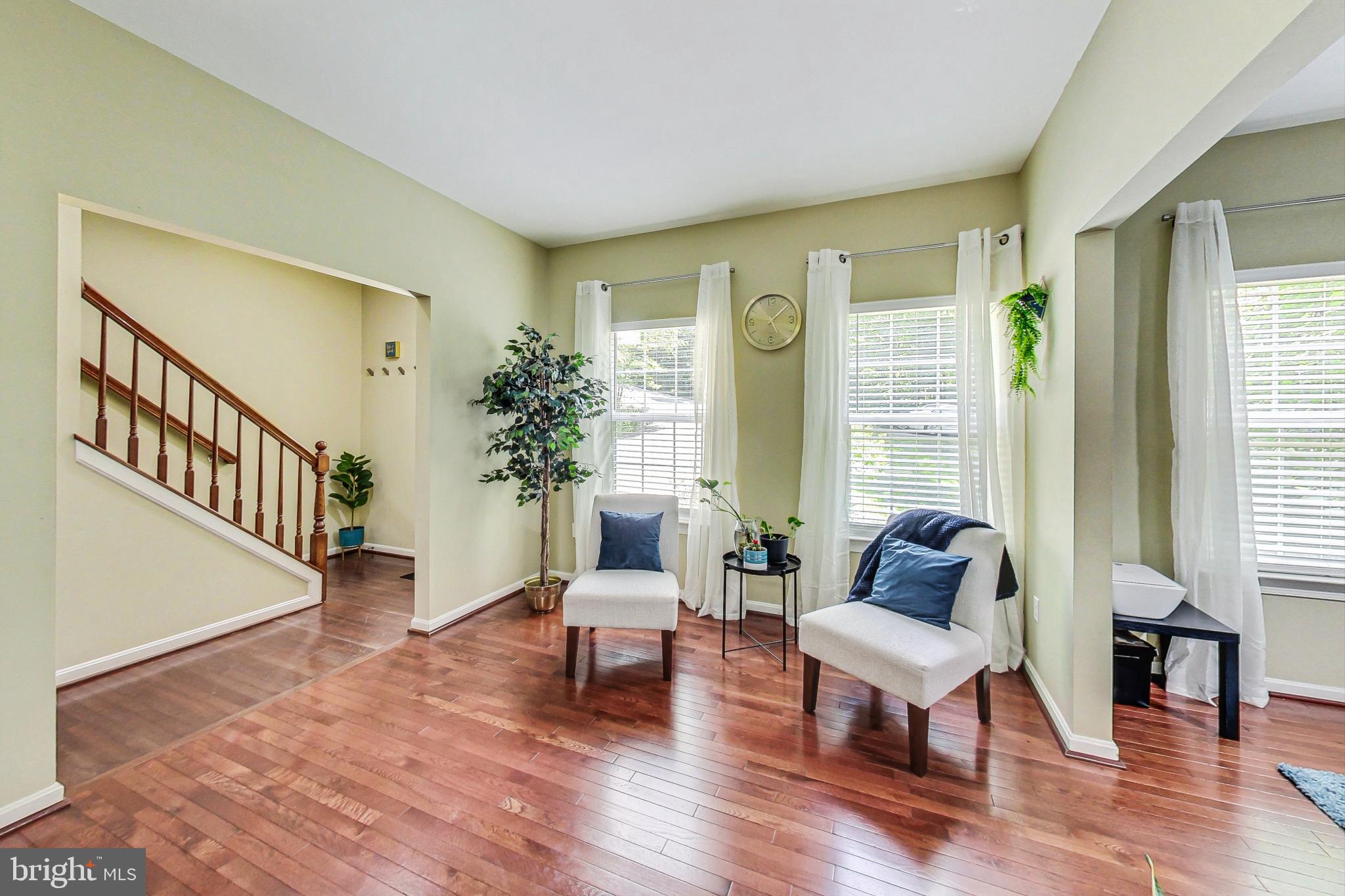 855 E Mount Harmony Rd