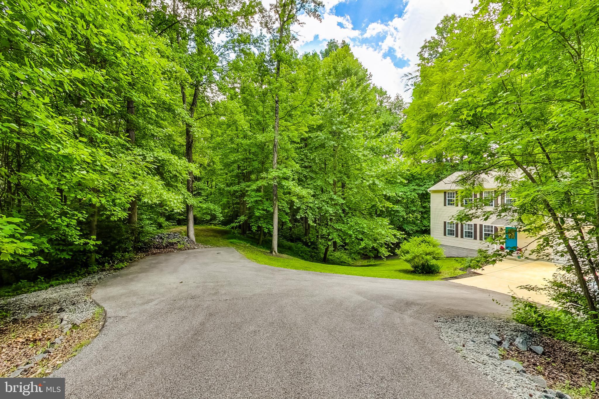 855 E Mount Harmony Rd