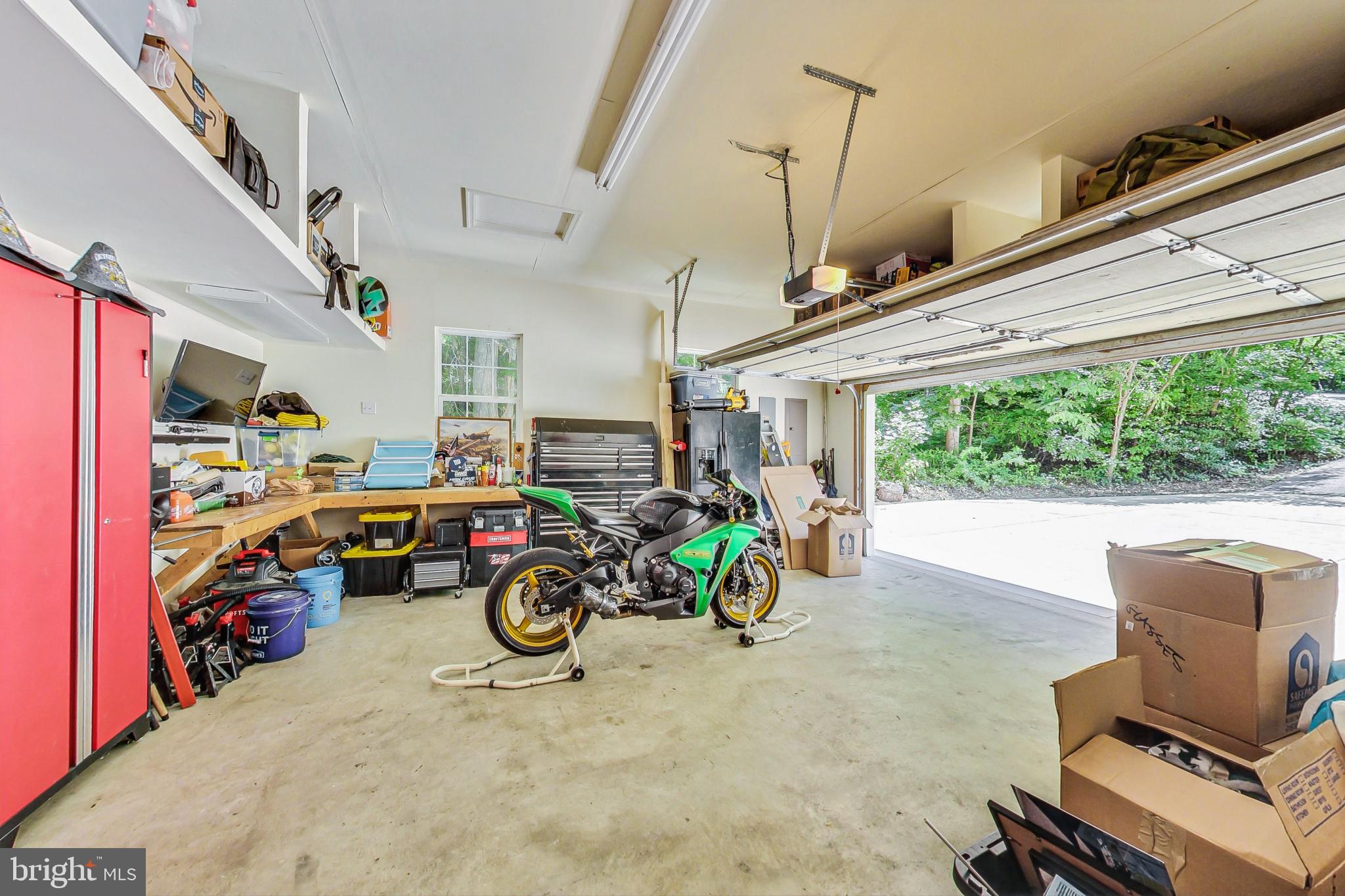 855 E Mount Harmony Rd