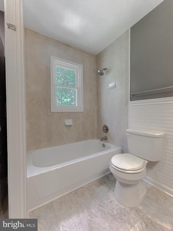 1607 Beech