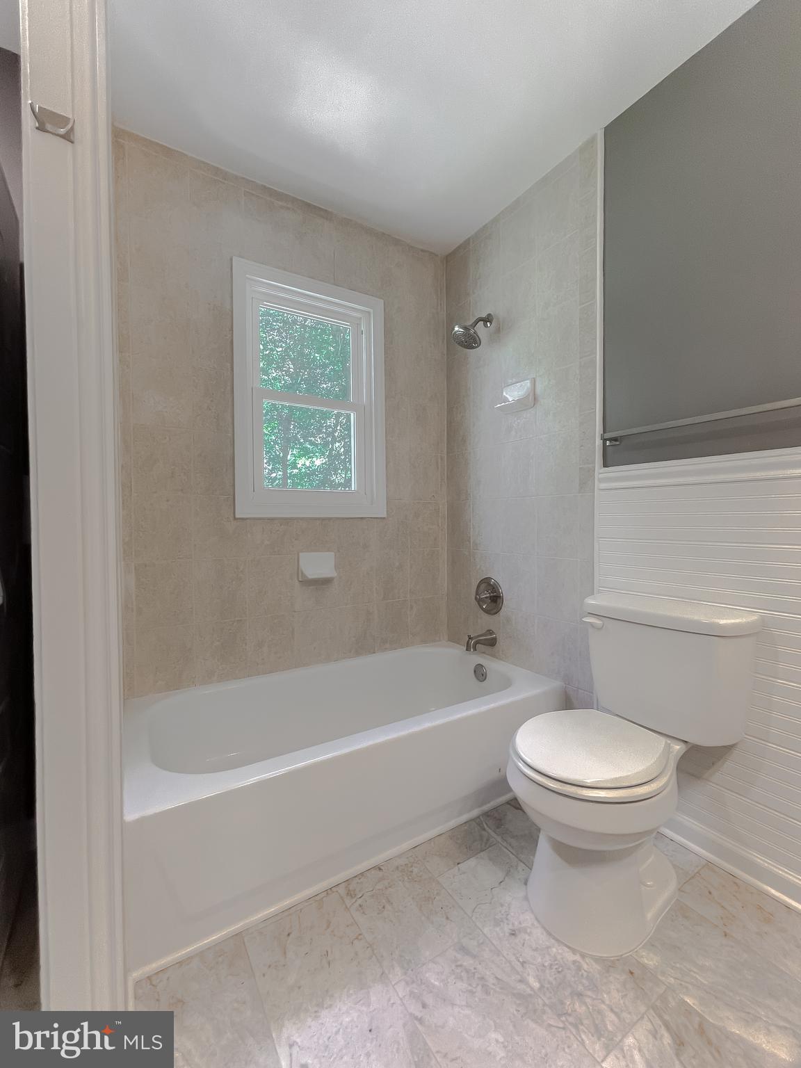 1607 Beech
