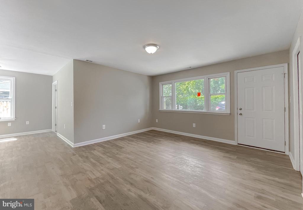 1607 Beech