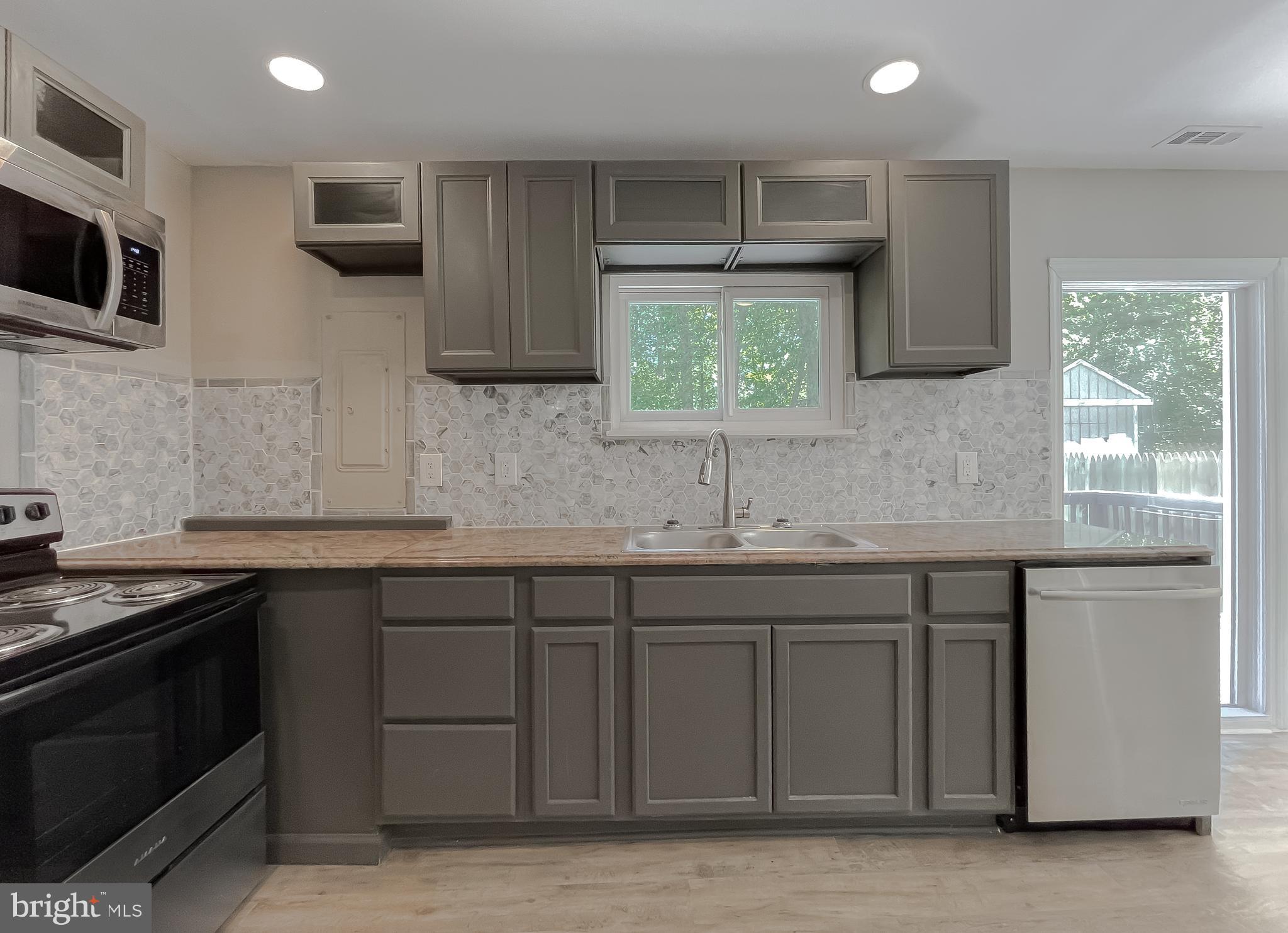 1607 Beech
