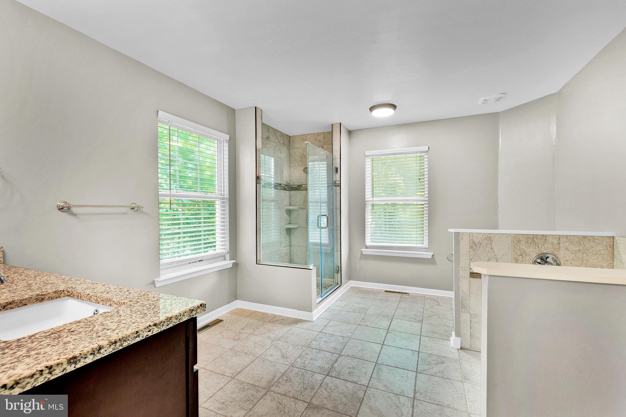 1010 ADOBE DR