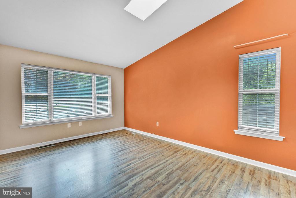 1010 ADOBE DR