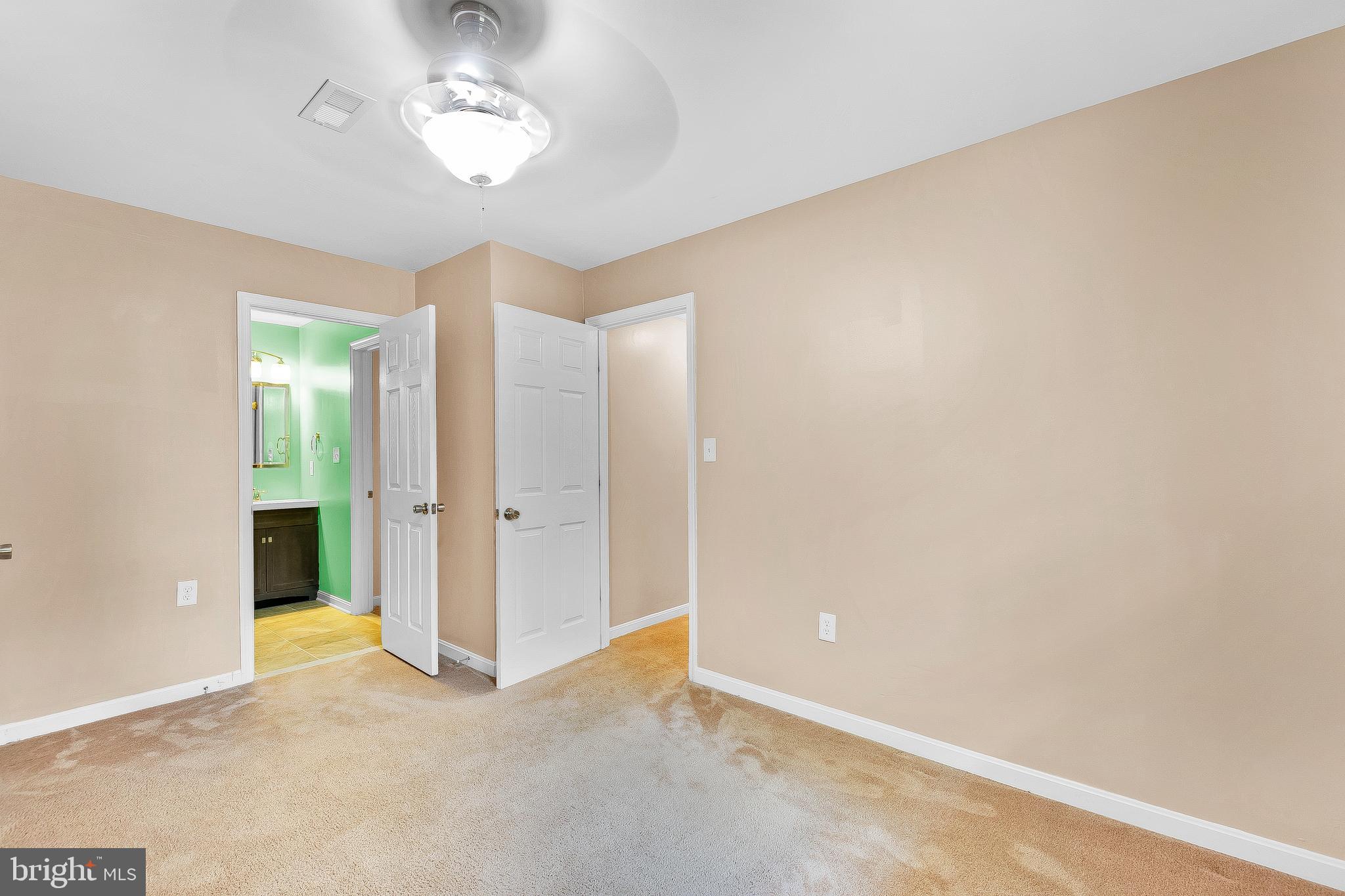 1010 ADOBE DR