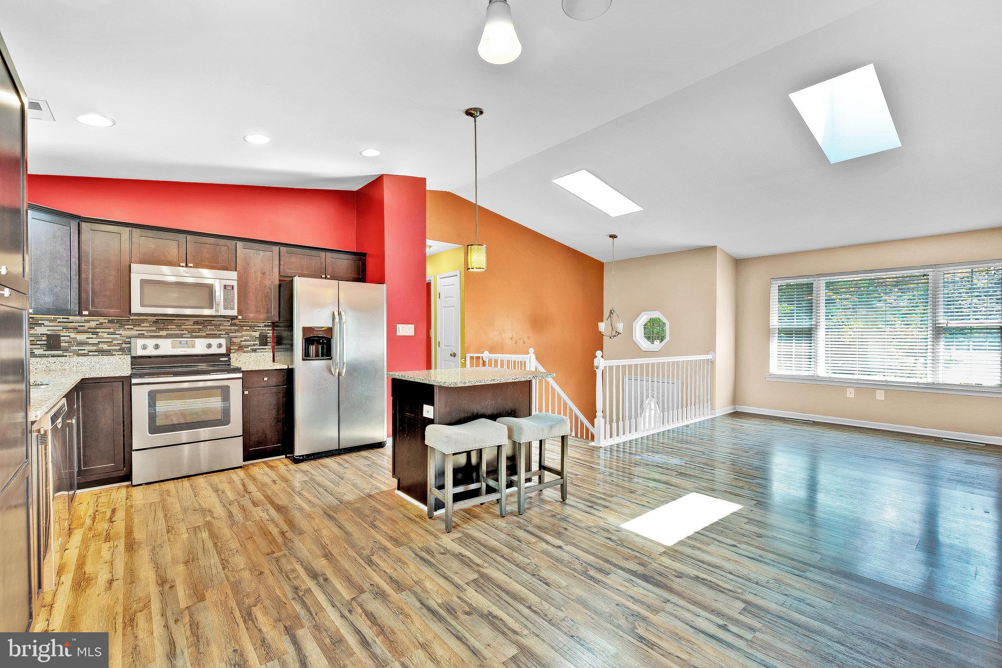1010 ADOBE DR