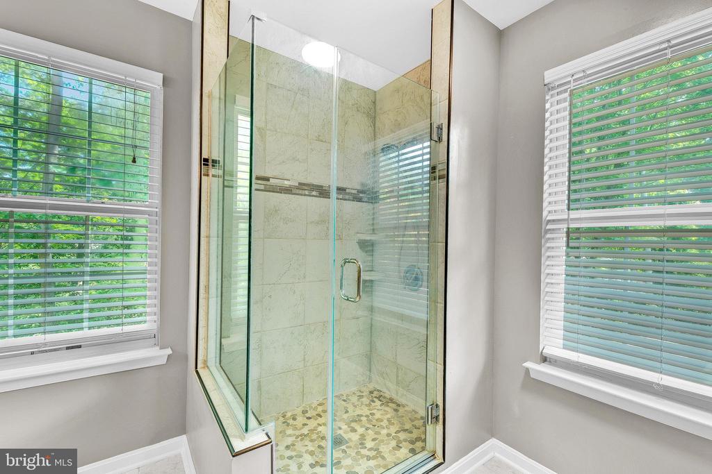 1010 ADOBE DR
