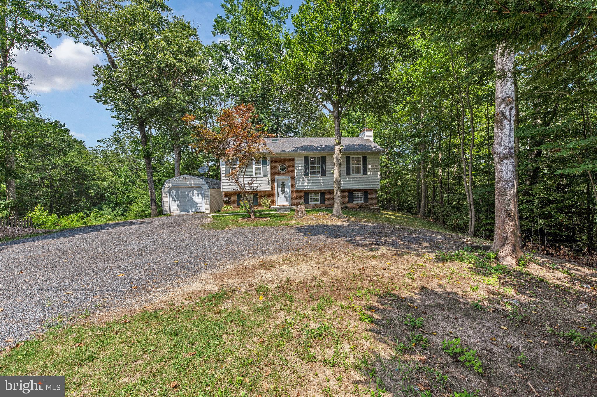 1010 ADOBE DR