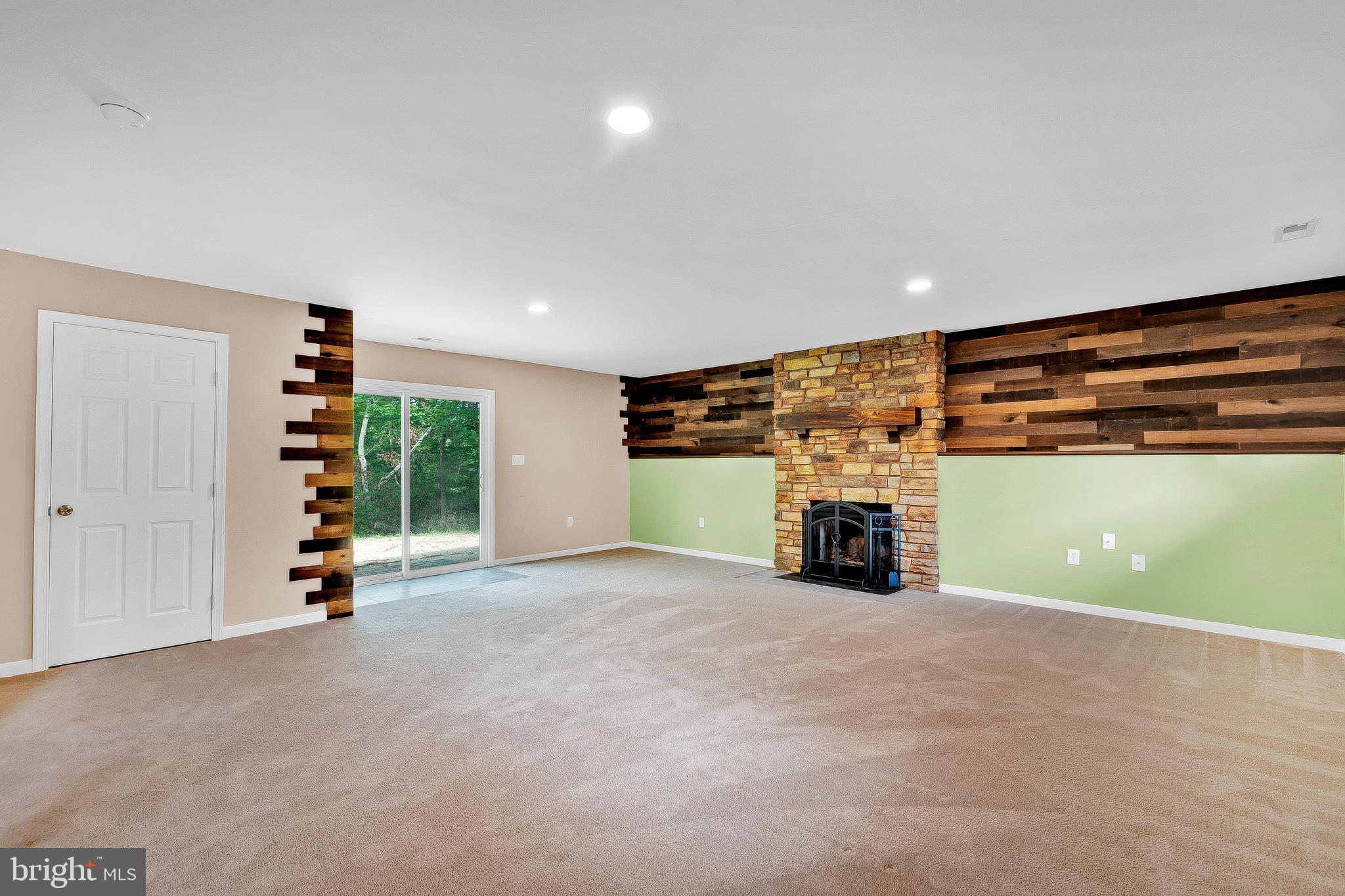 1010 ADOBE DR