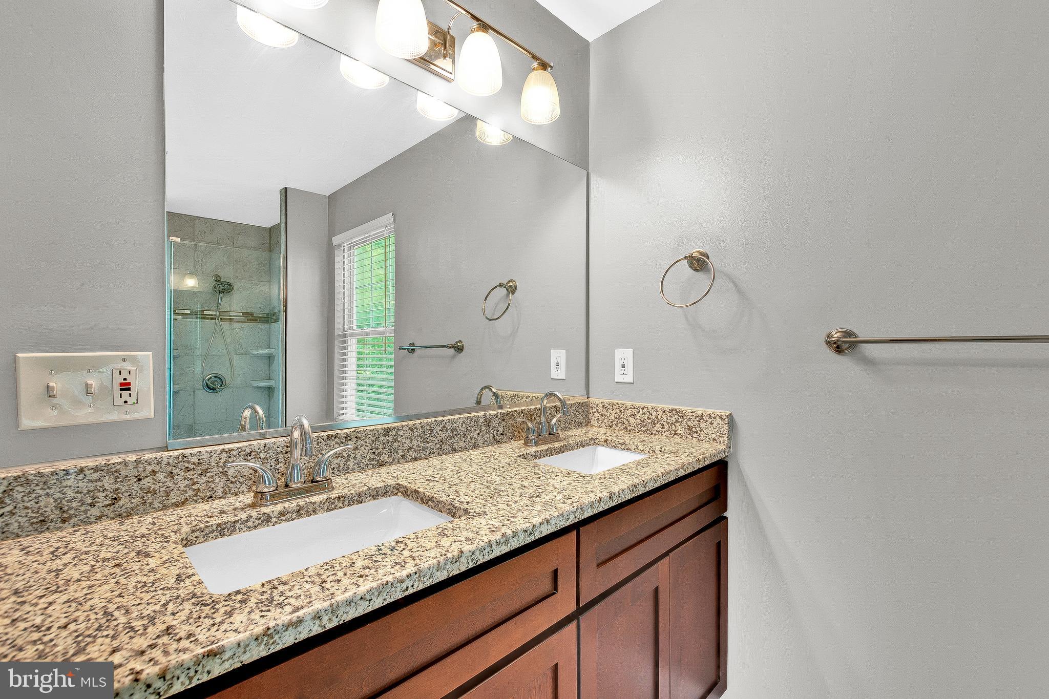 1010 ADOBE DR