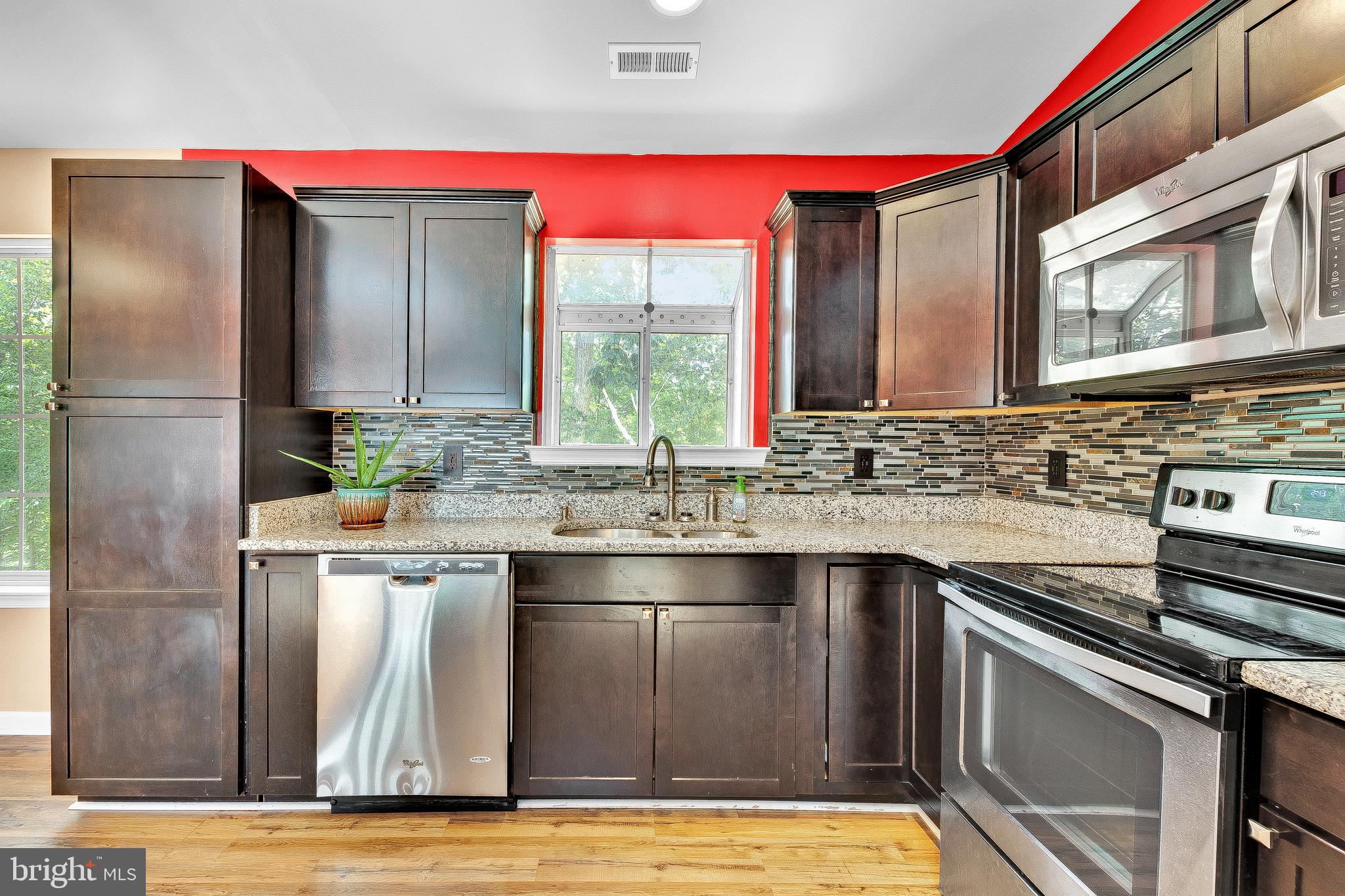 1010 ADOBE DR