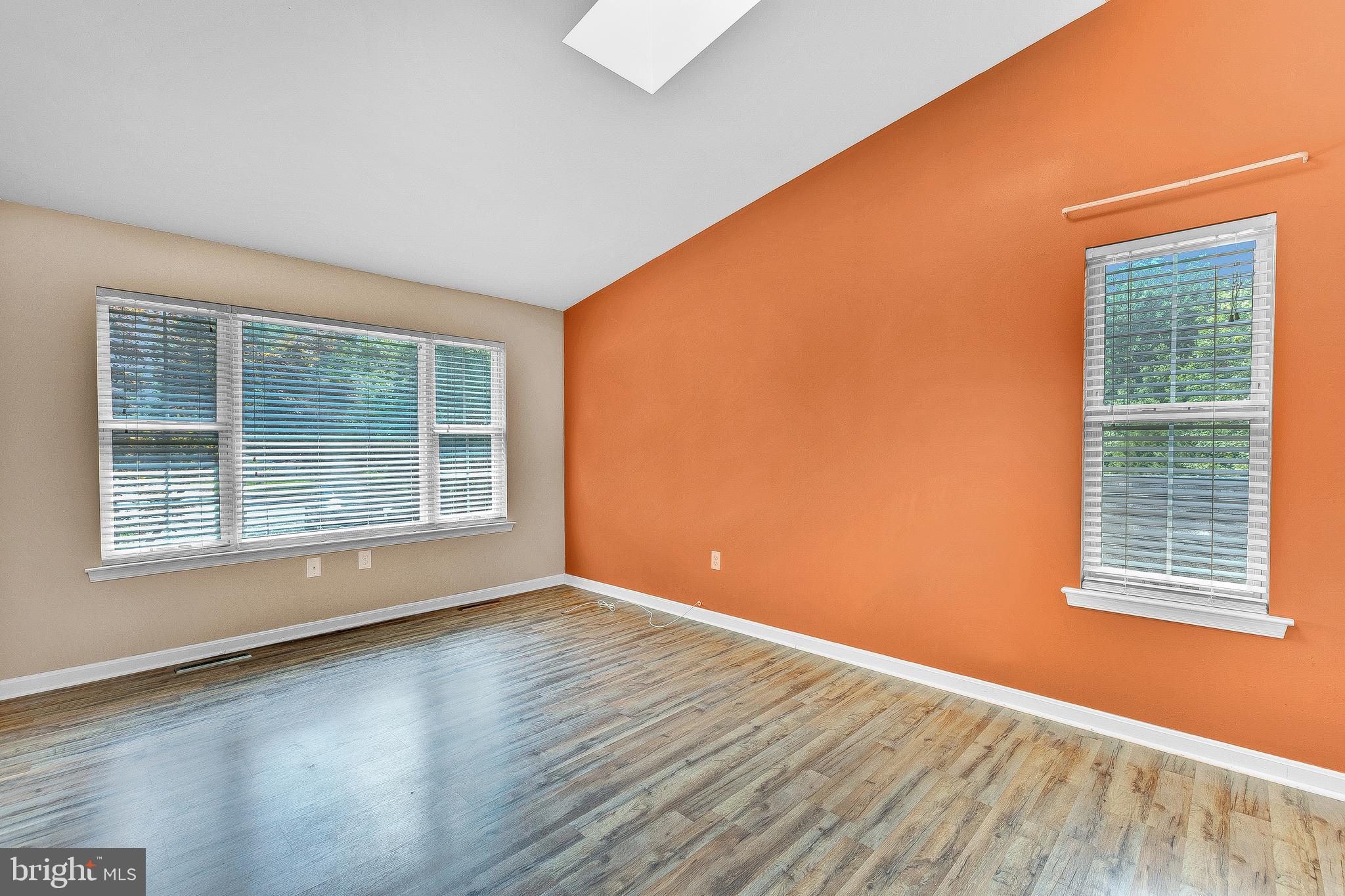 1010 ADOBE DR