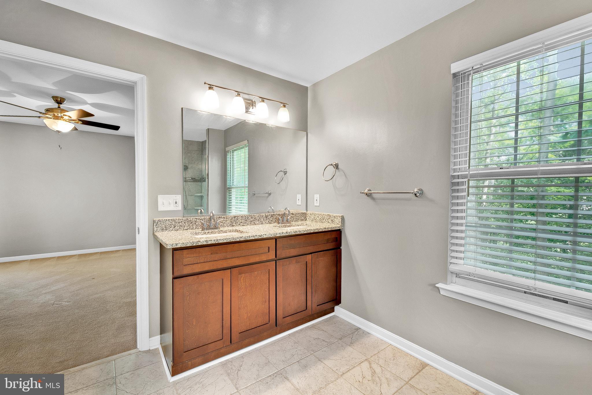 1010 ADOBE DR