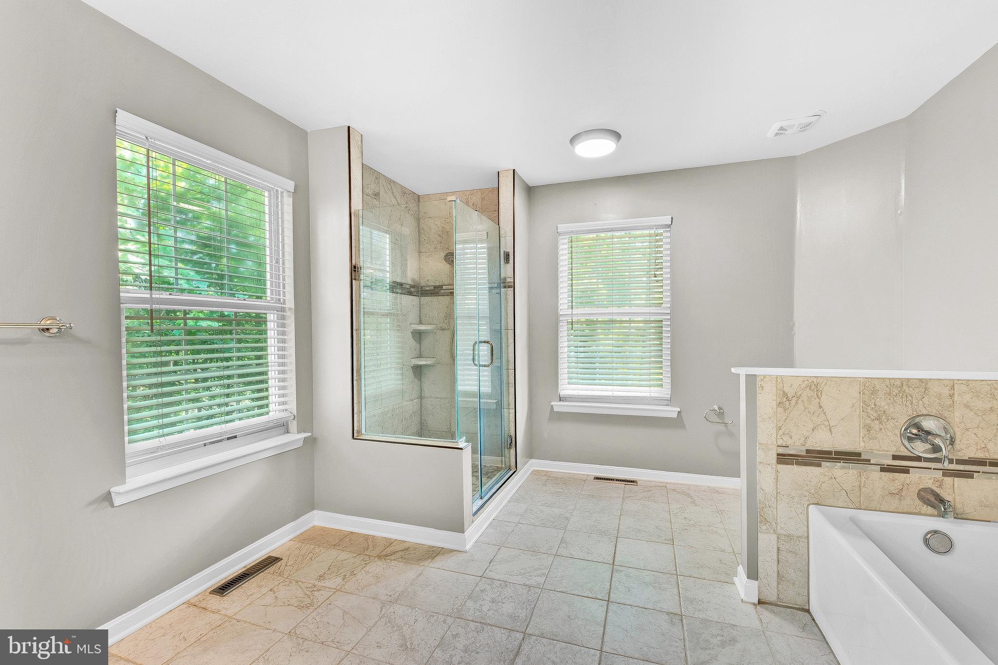 1010 ADOBE DR