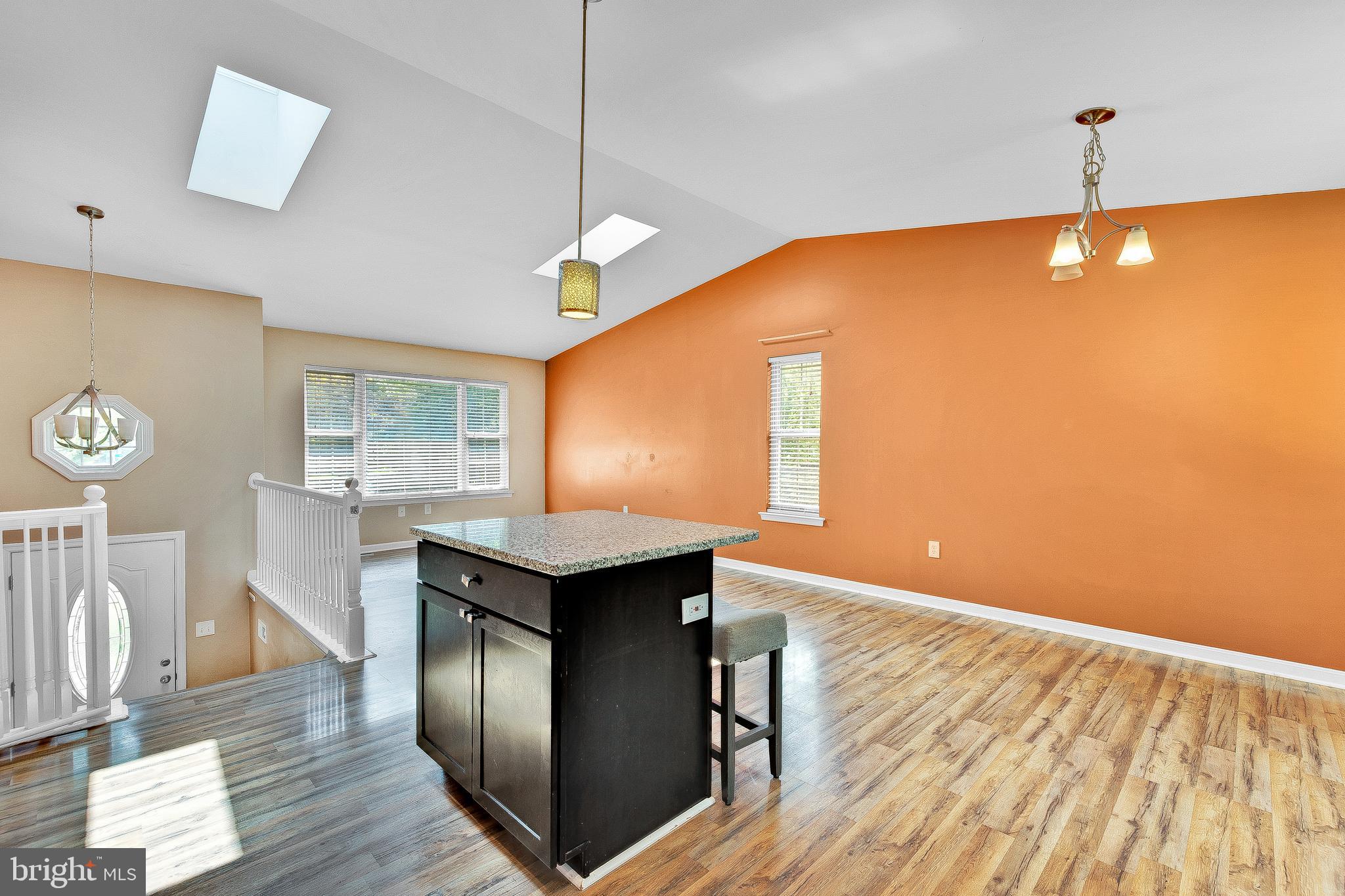 1010 ADOBE DR
