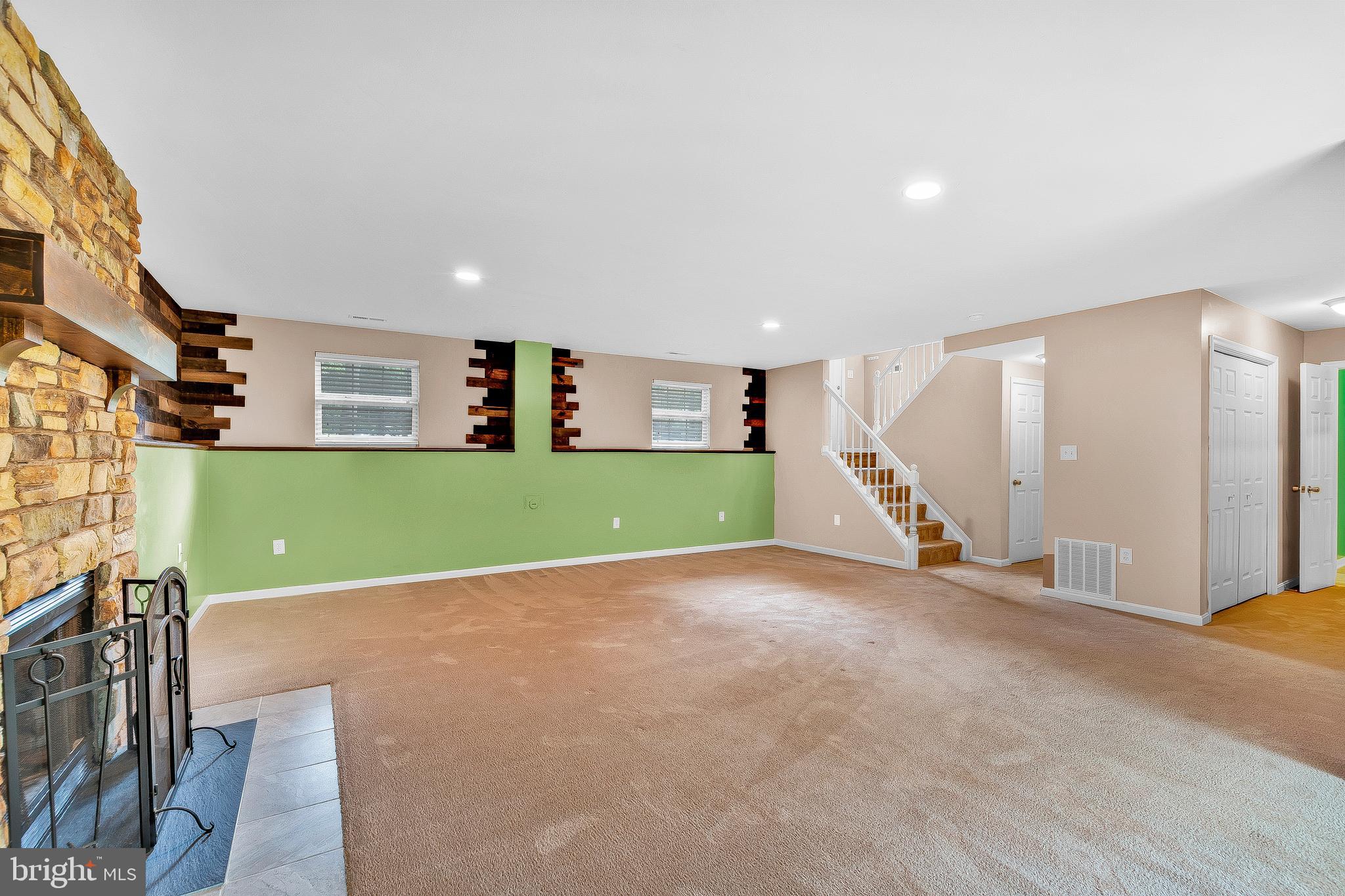 1010 ADOBE DR